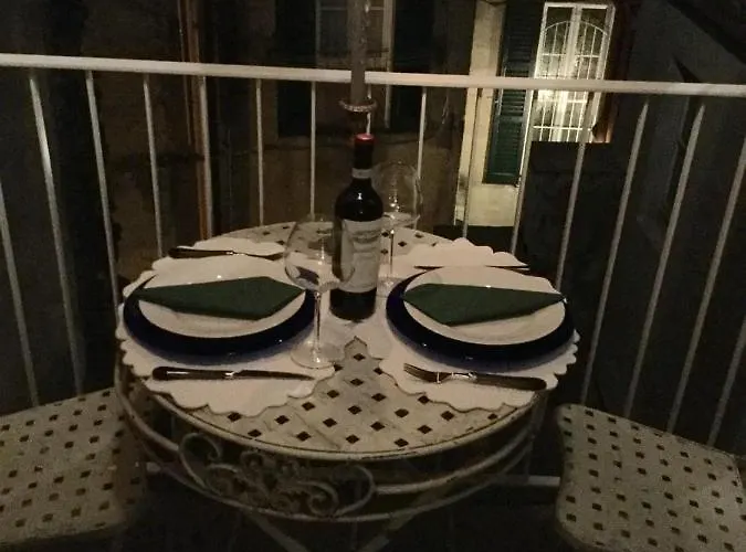 דירה Dimora Del Vicolo Giglio *