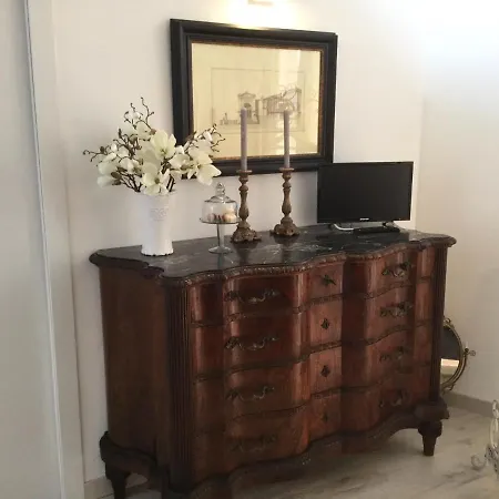 Apartment Dimora Del Vicolo Giglio Cernobbio