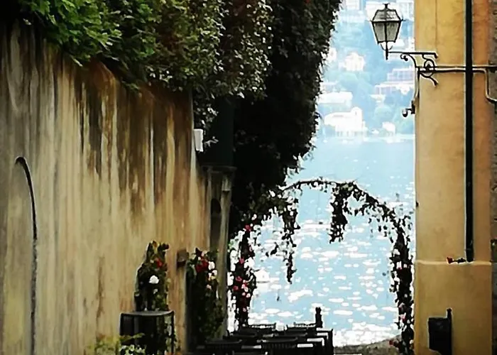 Apartment Dimora Del Vicolo Giglio Cernobbio