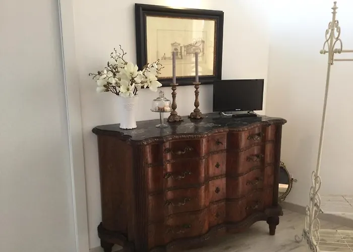 Apartment Dimora Del Vicolo Giglio Cernobbio