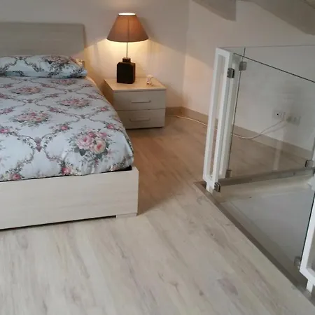 Dimora Del Vicolo Giglio Apartamento Cernobbio