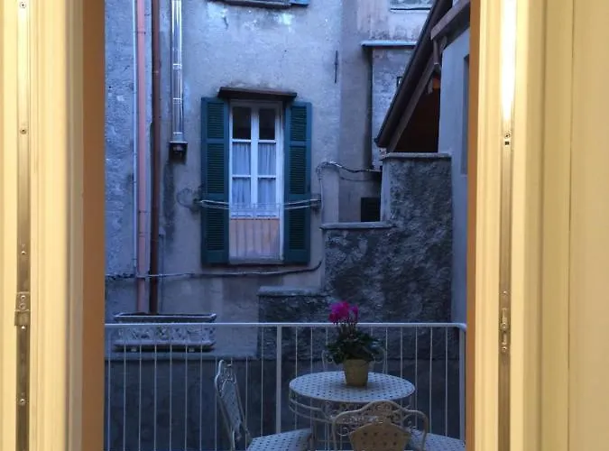 Dimora Del Vicolo Giglio Apartamento Cernobbio